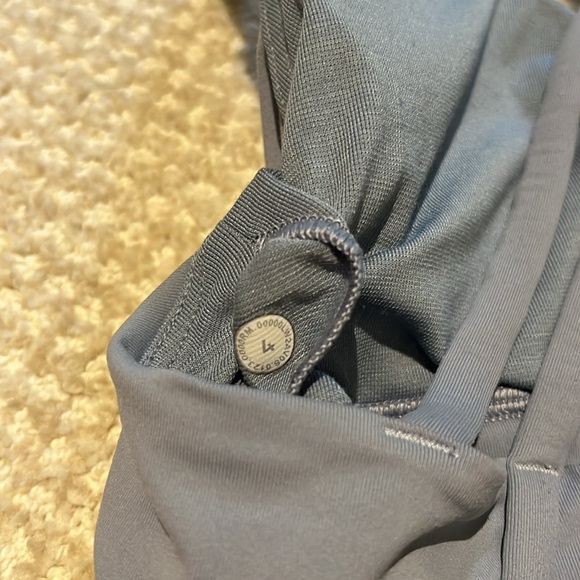 Lululemon, size 4, Oasis blue - Picture 6 of 6